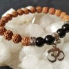Pulsera Taosiz Rudrasksha y Onix